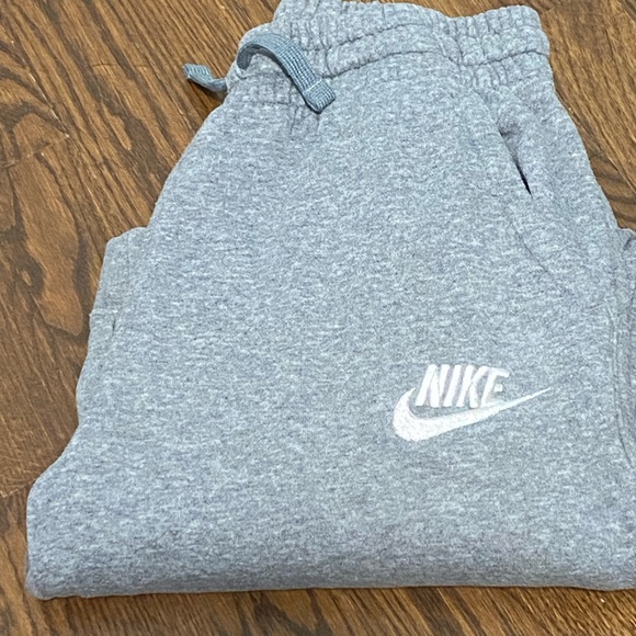 Nike Jogging Pants - XL - Picture 2 of 2